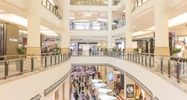 Wielka zmiana w galeriach handlowych. Klienci polują na okazje i wpadają do Żabki