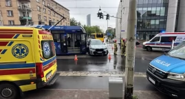 BMW zderzyło się z tramwajem. Duże utrudnienia w cen&hellip;