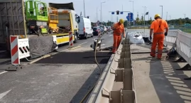 Utrudnienia na wiadukcie na Armii Krajowej. Kierowcy&hellip;