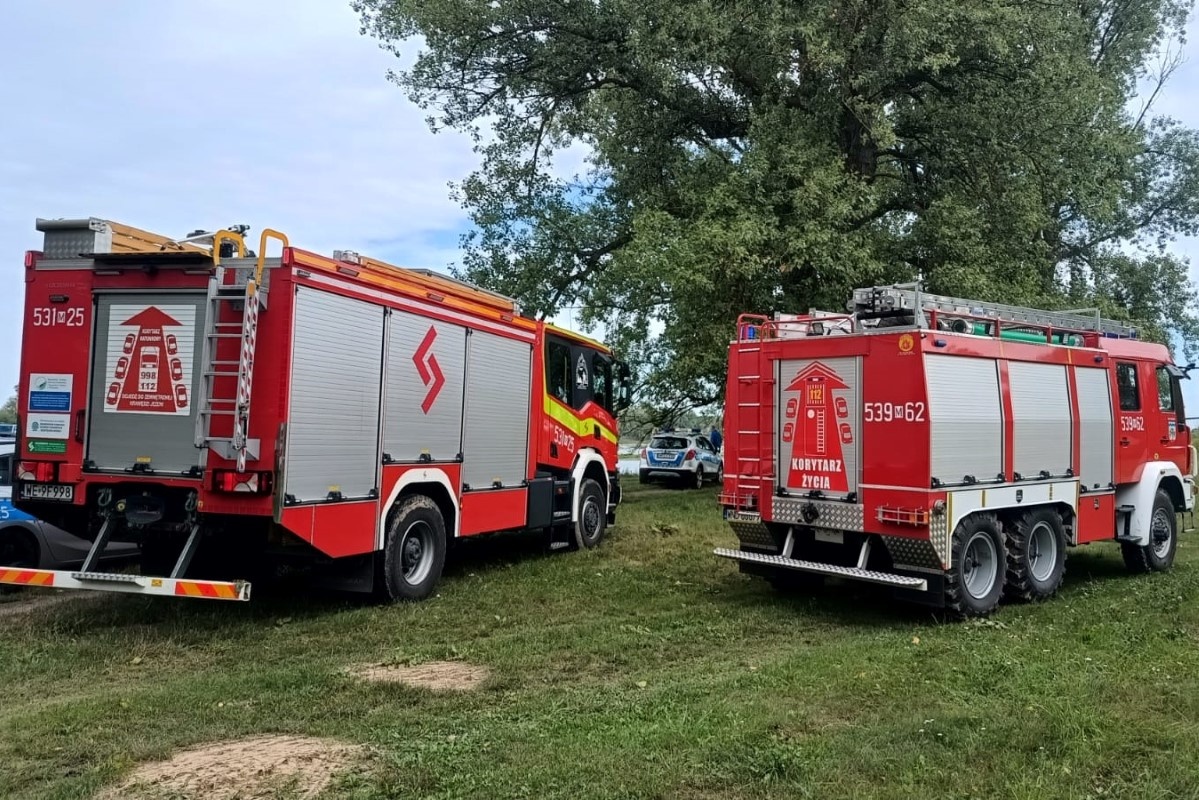 Nasielsk. Tragedia w Miękoszynie. W stawie odkryto zwłoki zaginionego mężczyzny, okoliczności i przyczyny jego śmierci ustalają śledczy pod nadzorem prokuratury
