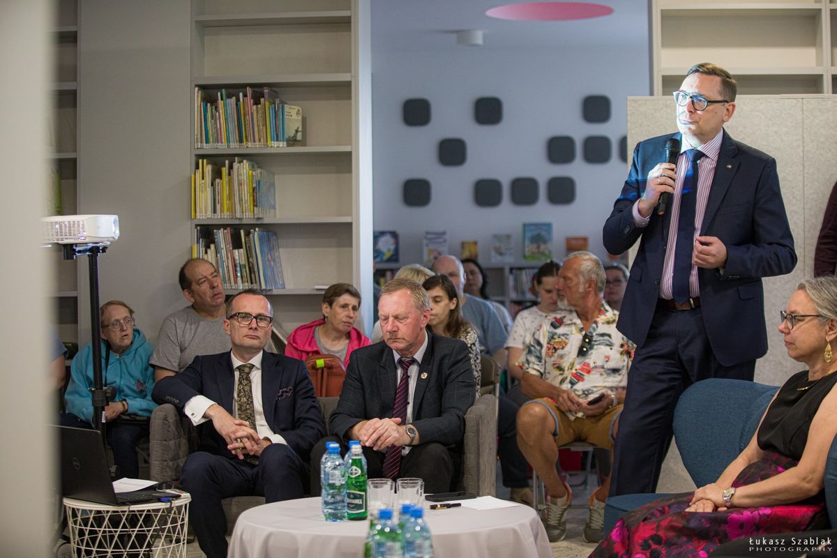 Nowy Dwór Mazowiecki. Konferencja historyczna z okazji 650-lecia nadania praw miejskich