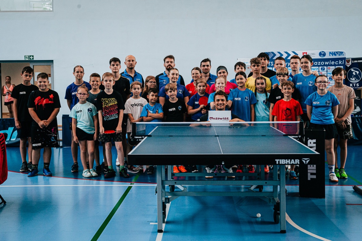 Dzień Dziecka przy tenisowych stołach