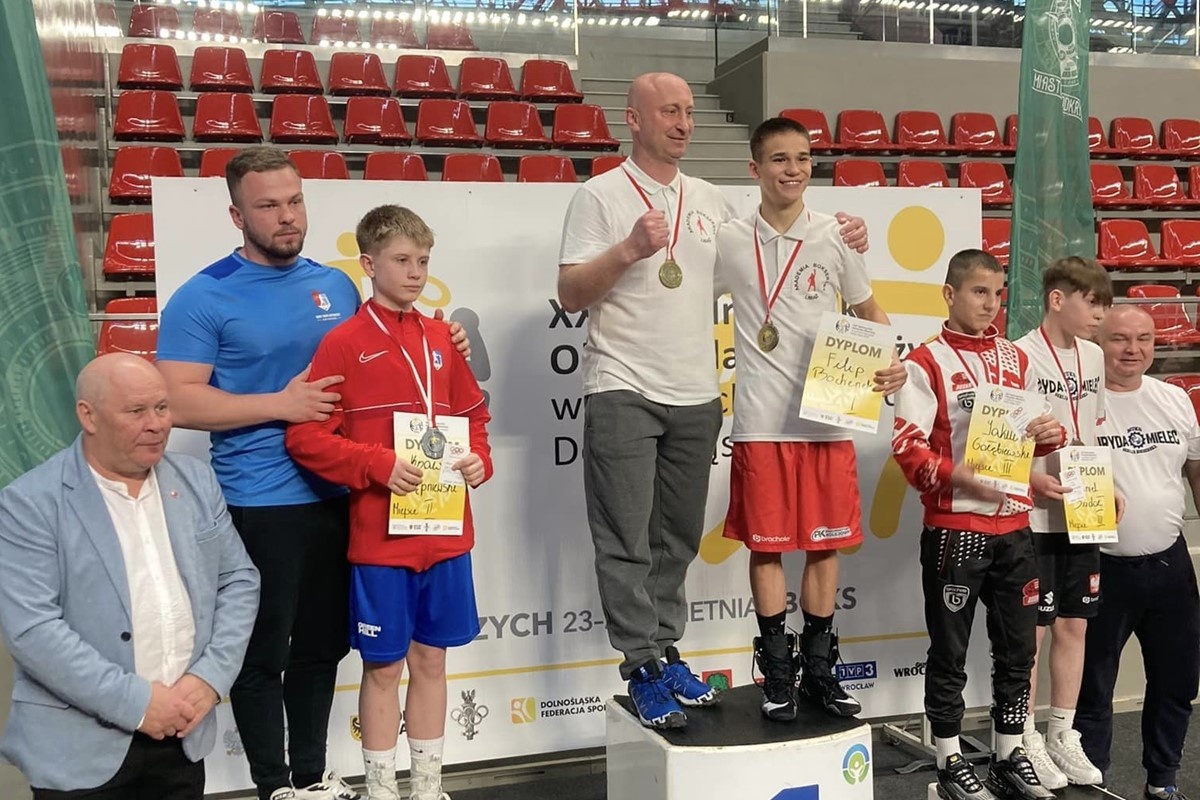 Dwa medale pięściarzy Klubu Bokserskiego Nowy Dwór Mazowiecki na Ogólnopolskiej Olimpiadzie Młodzieży