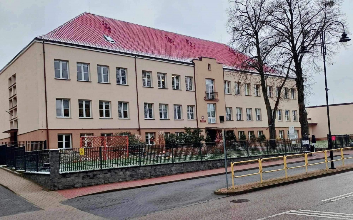 Dyrektorka szkoły w Zakroczymiu odwołana za niedopełnienie obowiązków
