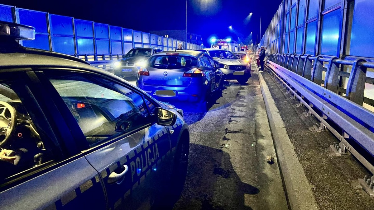 Nowy Dwór Mazowiecki. Zderzenie trzech samochodów na Morawicza. Trzy osoby trafiły do szpitala