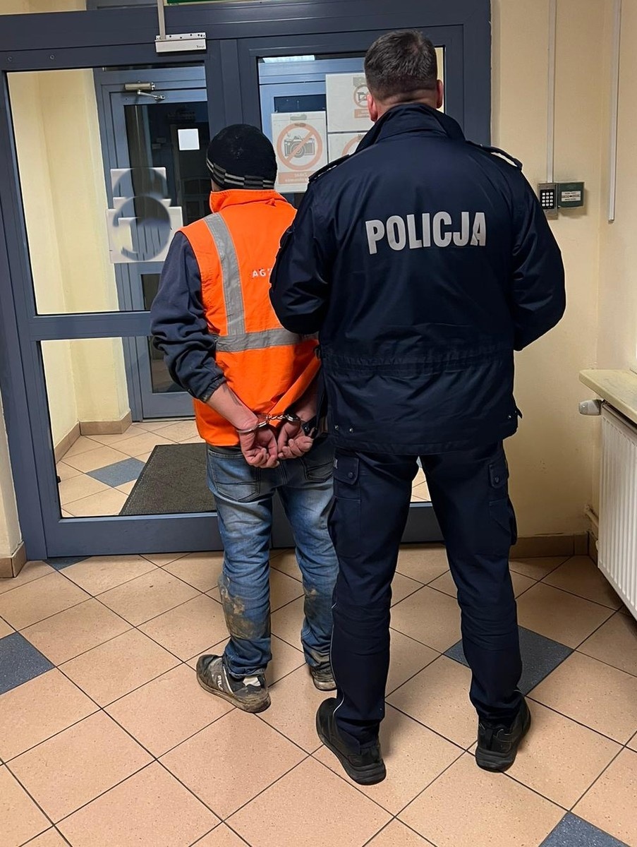 Pościg za 36-latkiem. Był pijany i poszukiwany