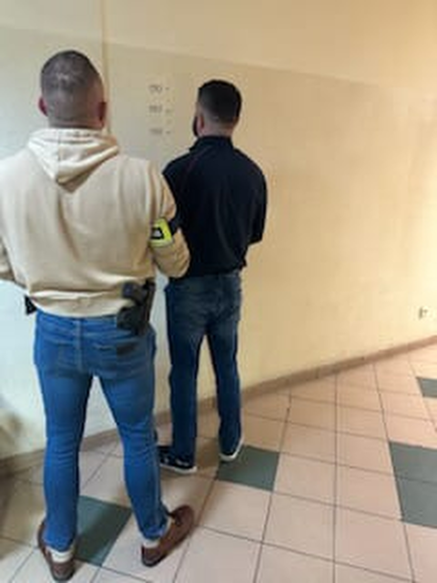 Nowy Dwór Mazowiecki. Wycinali katalizator. Policja złapała ich na gorącym uczynku
