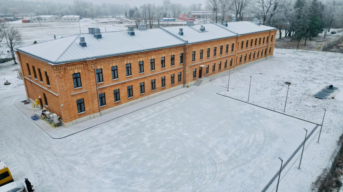 Największa od lat inwestycja budowlana w Akademii Pożarniczej. Zabytkowy budynek  przeszedł modernizację