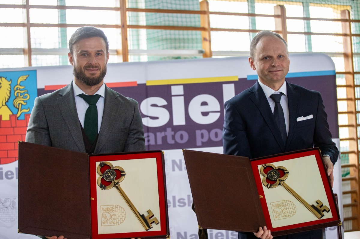 Nasielsk zyskał dwóch honorowych obywateli. Do zaszczytnego grona dołączyli Jarosław Jarząbkowski i Paweł Sokolnicki