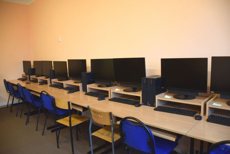 Doposażyli Liceum Ogólnokształcące w Nasielsku w sprzęt o wartości 85 tys. zł