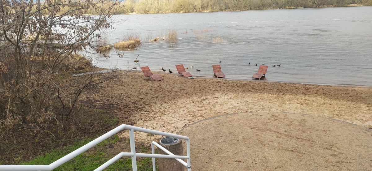 Czy plaży miejskiej grozi zalanie? Burmistrz uspokaja mieszkańców