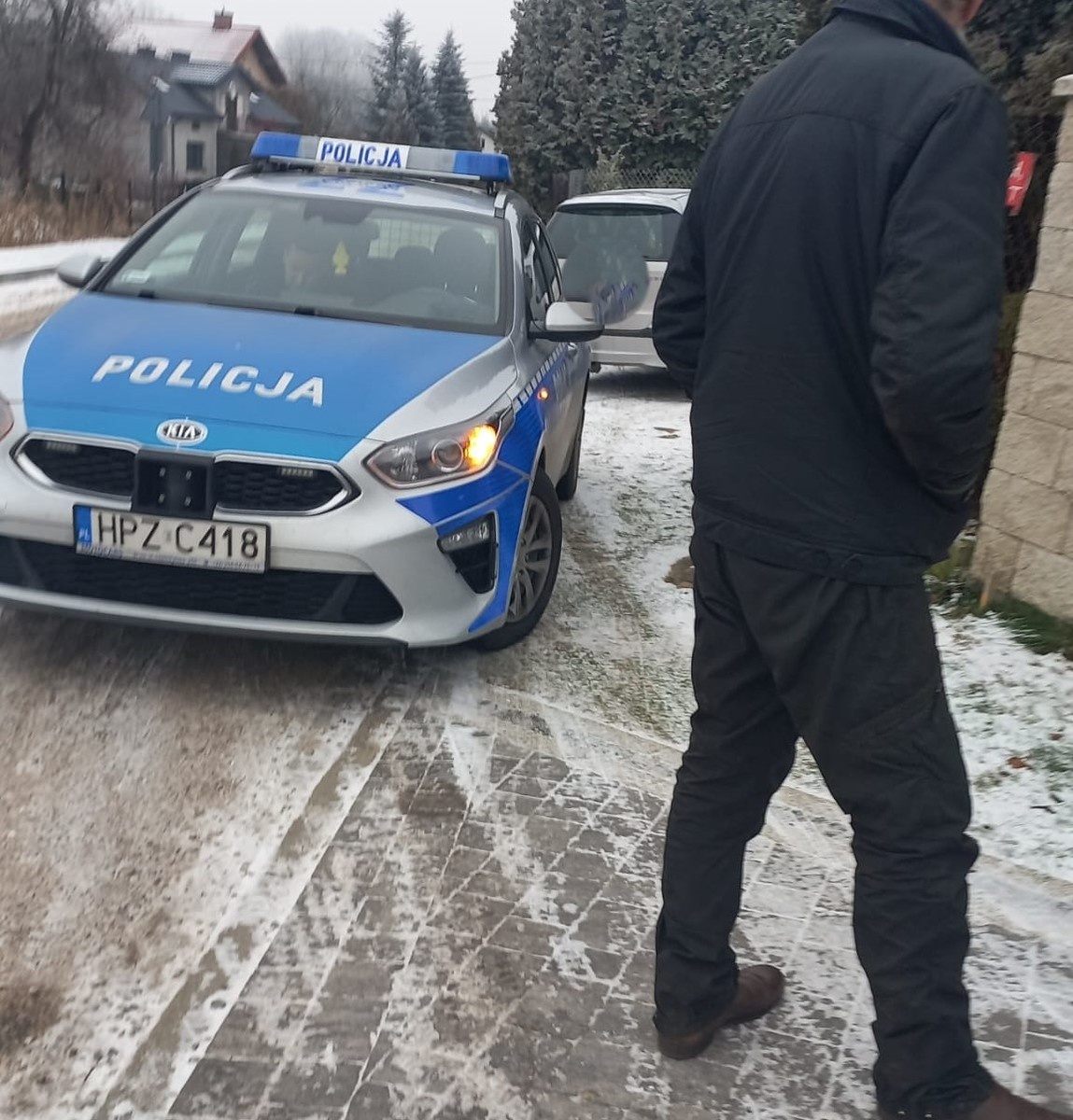 Nasielscy dzielnicowi zatrzymali pijanego amatora kawy. Miał ponad 2,5 promila
