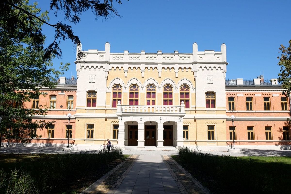 Zwiedzanie Kasyna Oficerskiego z przewodnikiem