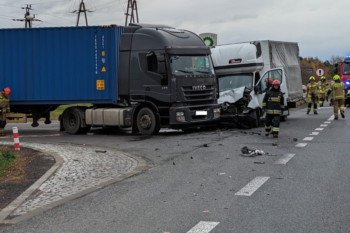 Czosnów. Zderzenie trzech pojazdów na DK7 w Pieńkowie (aktualizacja)