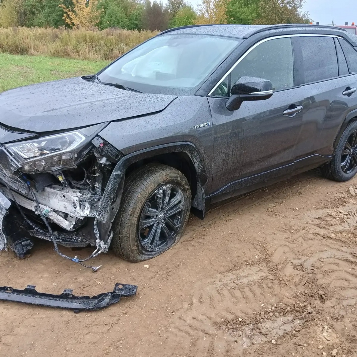 Kolizja na remontowanym odcinku DK7 Kazuniu Nowym. Kierująca toyotą uderzyła w betonowe bariery