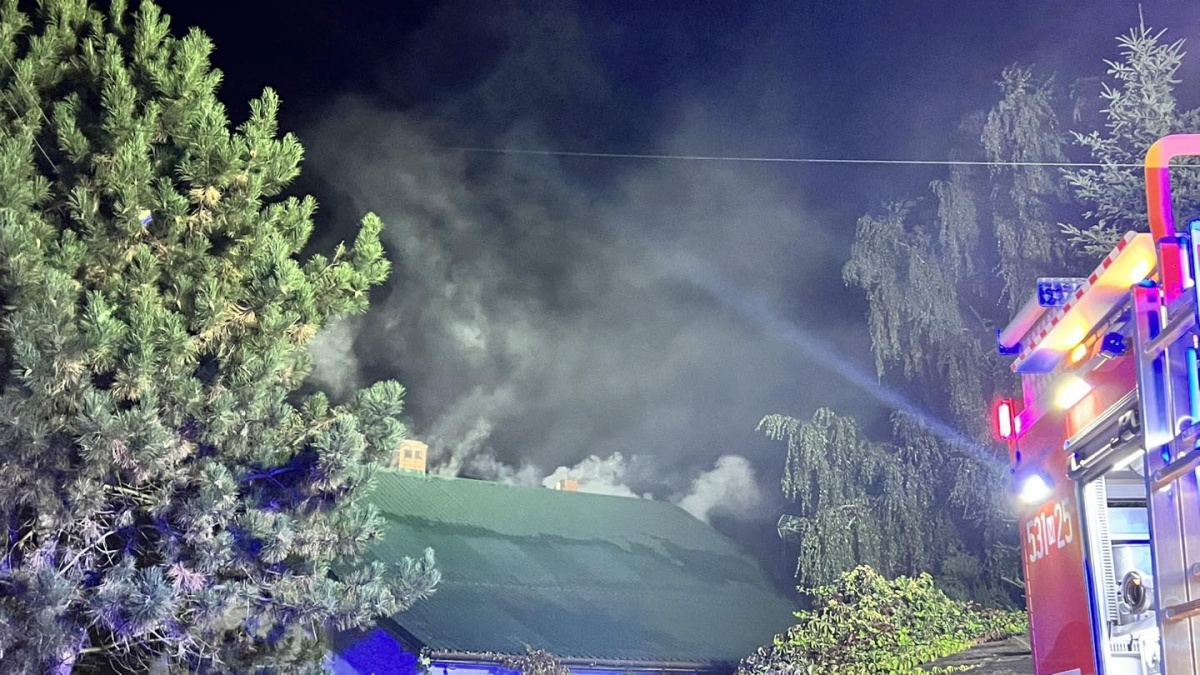 Pożar domu w Nowym Dworze Mazowieckim. Jedna osoba ranna