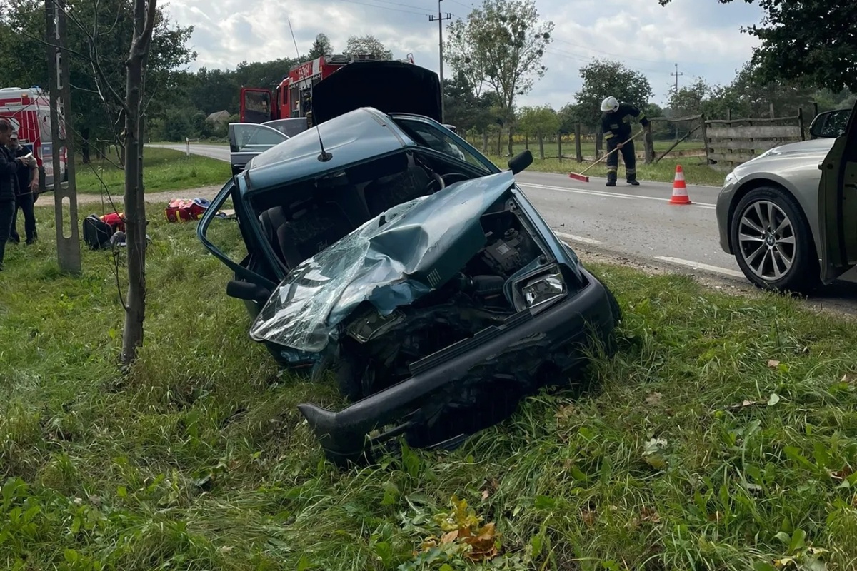 Leoncin. Zderzenie dwóch samochodów osobowych w Nowym Secyminie. Jedna osoba została ranna