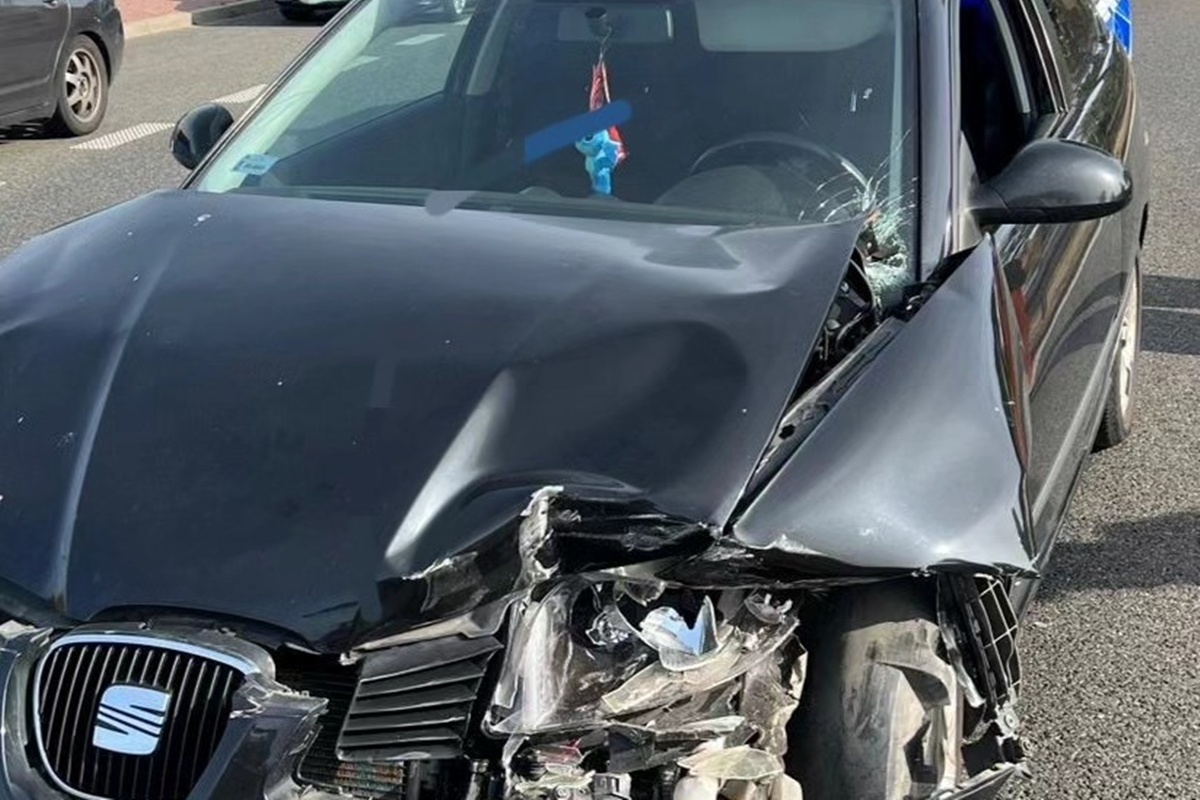Kolizja na S7 w Cząstkowie Polskim. 22-letnia kobieta najechała na tył samochodu osobowego