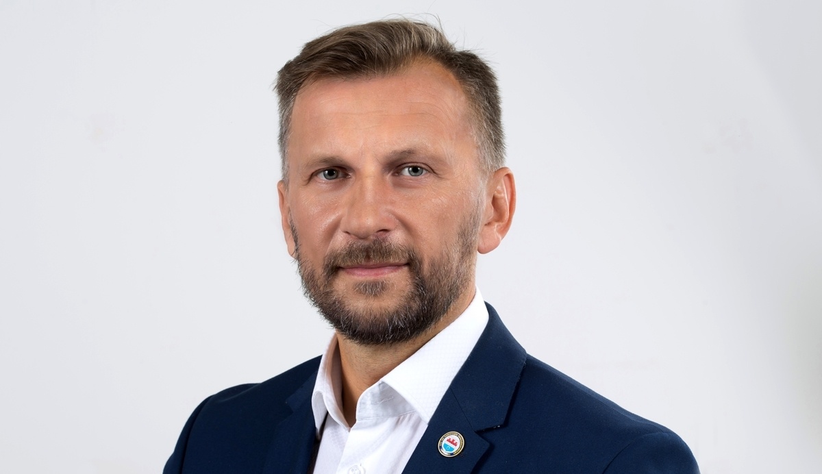 „Cezar się nie starzeje. On dojrzewa” – rozmowa z Jackiem Kowalskim