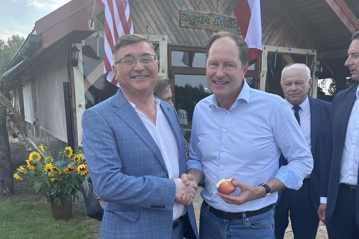 Nasielsk. Wizyta ambasadora USA w Winnikach w ramach Programu Wymiany Młodych Rolników Polska Teksas 2023