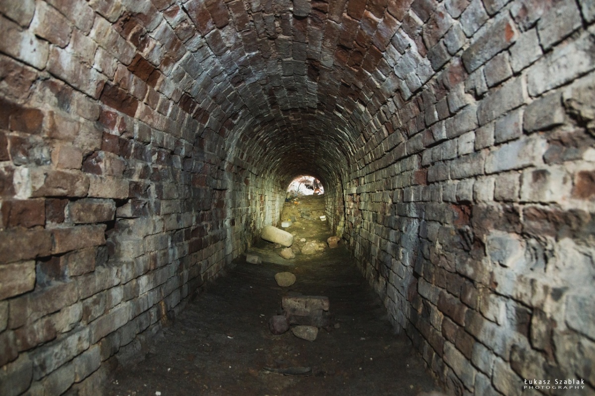 Tajemniczy tunel na peryferiach Zakroczymia. Odkryli dawne fortyfikacje związane z Twierdzą Modlin
