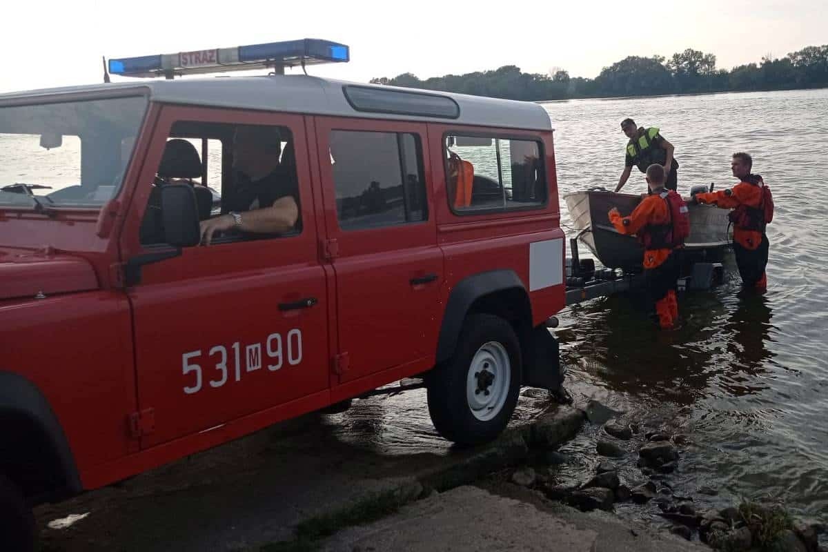 Leoncin. W Nowym Secymine dwóch mężczyzn topiło się w Wiśle. Wciąż trwają poszukiwania jednego z nich (aktualizacja)