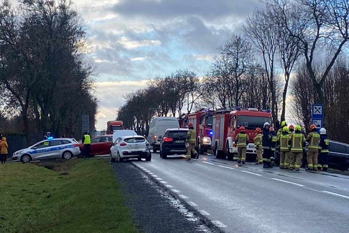 Pomiechówek. Wypadek na DK 62 w Kikołach. Ruch odbywa się wahadłowo
