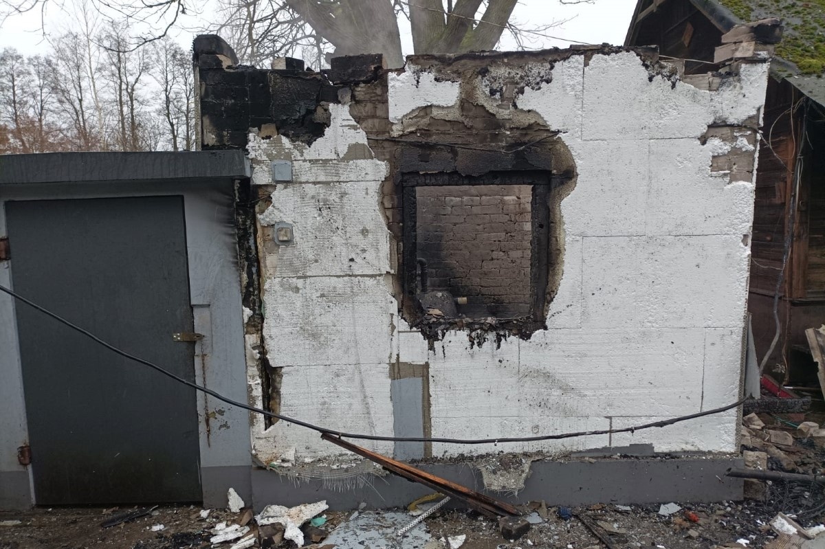 Leoncin. Pożar kotłowni w Górkach. Z ogniem walczyły trzy zastępy straży pożarnej