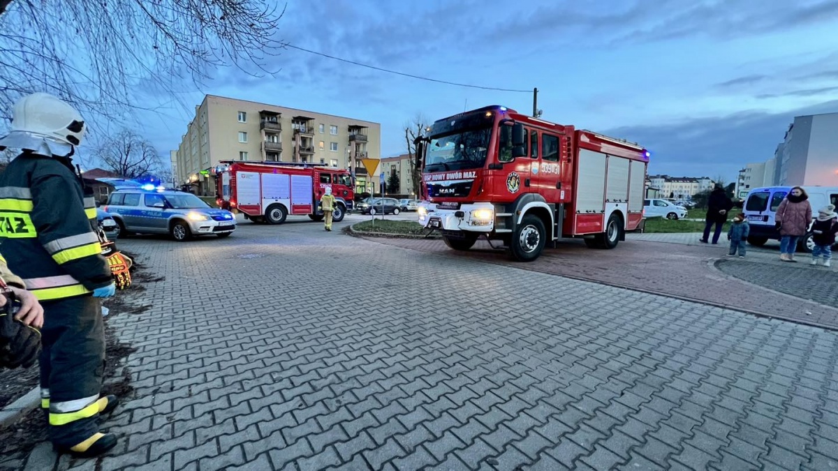 Nowy Dwór Mazowiecki. Kolizja dwóch samochodów osobowych na skrzyżowaniu ulic Wojska Polskiego i Morawicza