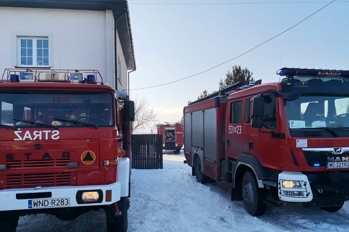 Zakroczym. Pożar sadzy w Janowie. Na miejscu interweniowały trzy zastępy straży pożarnej