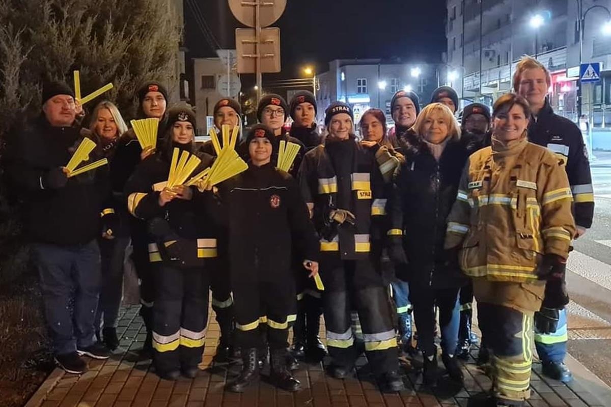 „NDMWidoczni” i „Odłóż smartfon i żyj”. Kampanie, które połączyły radnych i Młodzieżową Drużynę Pożarniczą
