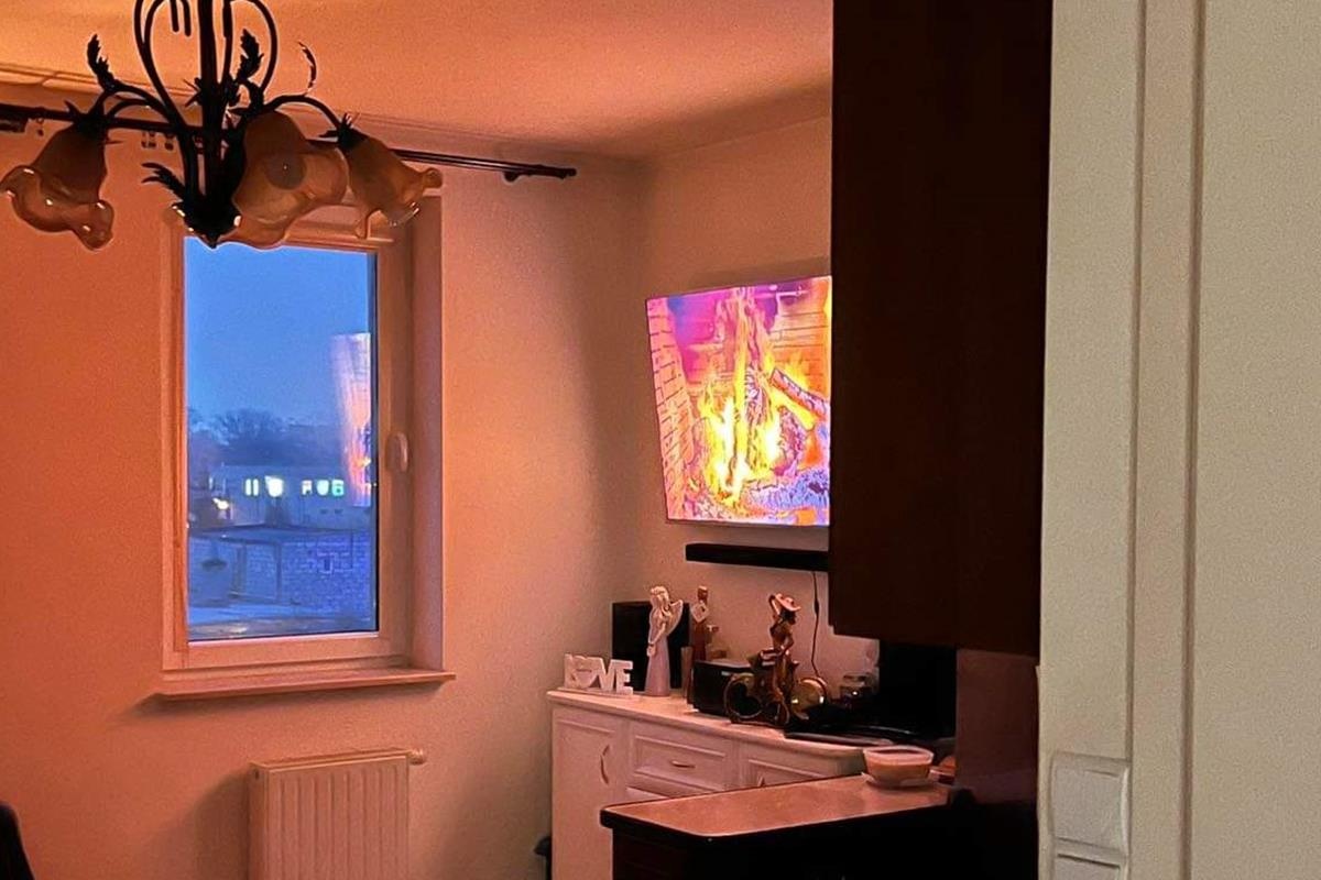 Nowy Dwór Mazowiecki. Zgłoszenie o pożarze mieszkania. Na miejscu okazało się, że ogień imitował obraz w telewizji