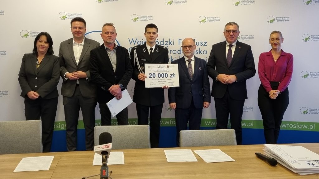 Pieniądze dla trzech jednostek OSP z powiatu nowodworskiego. W ręce strażaków trafiło łącznie 80 tys. zł