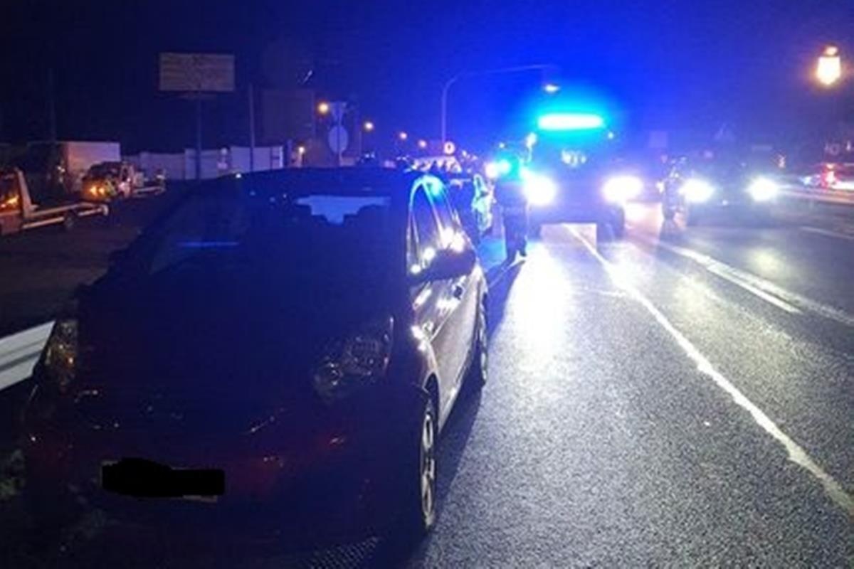 Czosnów. Kolizja trzech osobówek na DK7 w Izabelinie-Dziekanówek. Utrudnienia w ruchu trwały przez ponad dwie godziny