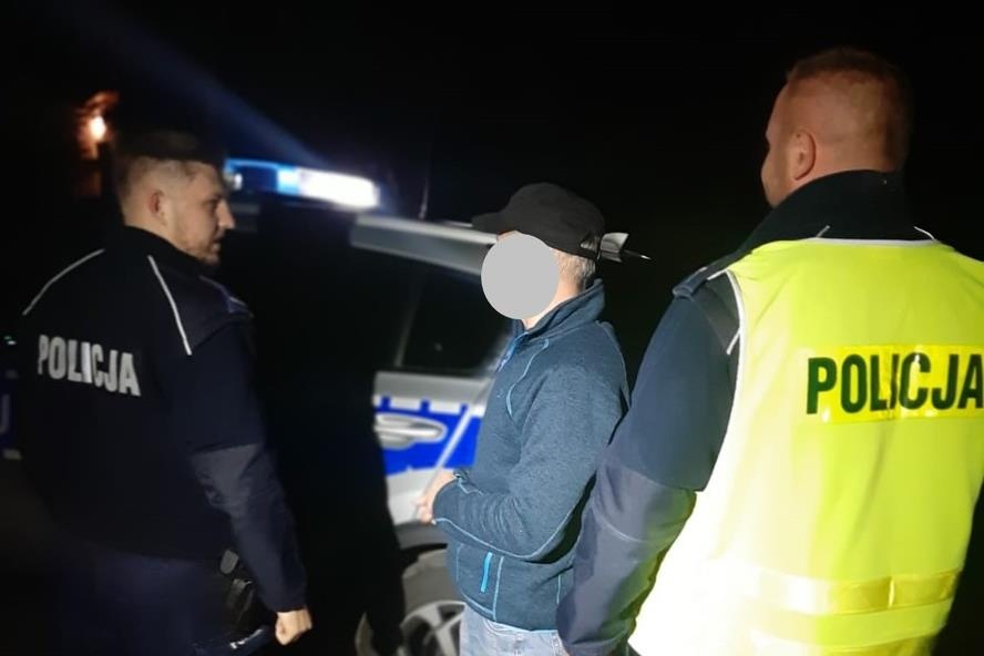 Czosnów. Szczęśliwy finał poszukiwań głuchoniemego mężczyzny. Po intensywnej akcji poszukiwawczej 71-latek został odnaleziony