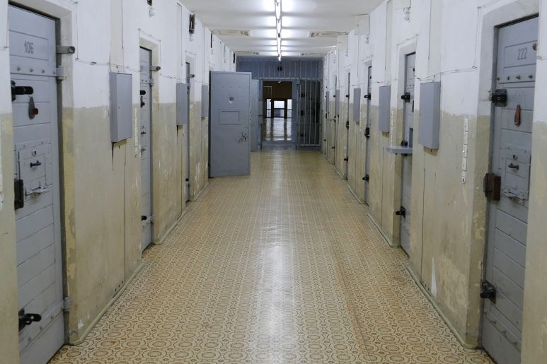 Powiat. 5 poszukiwanych w rękach policji. Dwóch pójdzie do więzienia za niepłacenie alimentów