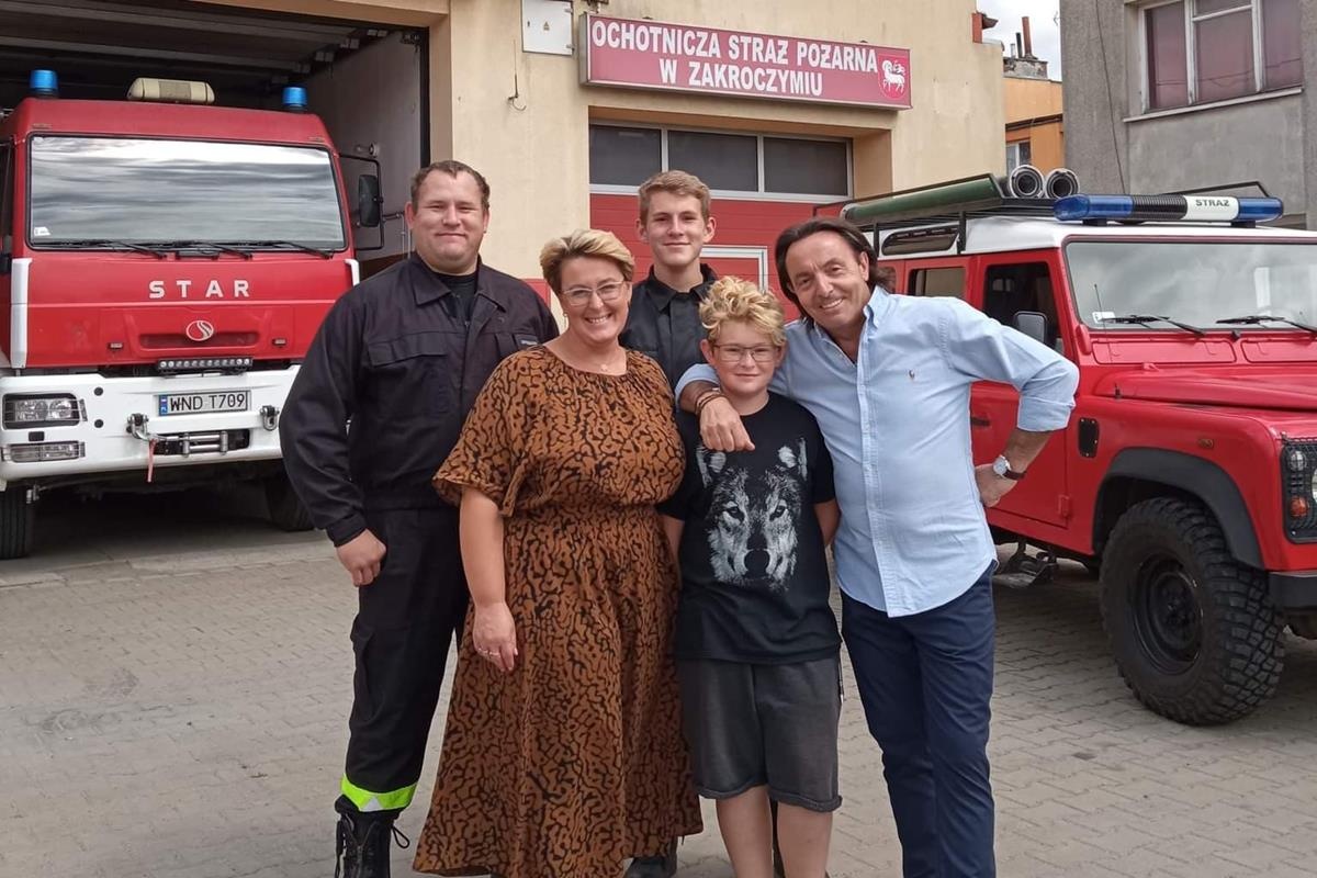 Zakroczym. Kulinarna podróż z Michelem Moranem. Francuski restaurator znany z programu MasterChef w jednostce OSP Zakroczym