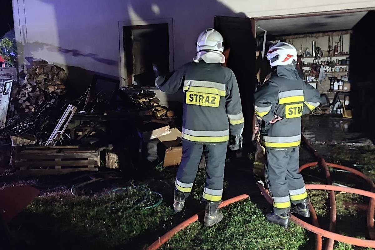 Nasielsk. Pożar opału w Morgach. Z ogniem walczyło sześć zastępów straży pożarnej