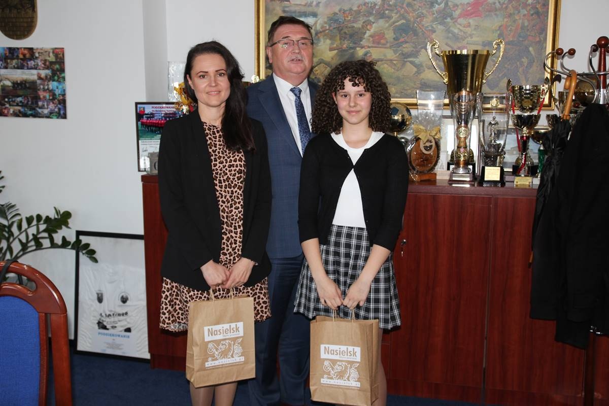 Nasielsk. Zuzanna Kuczborska laureatką ogólnopolskiego konkursu wokalnego