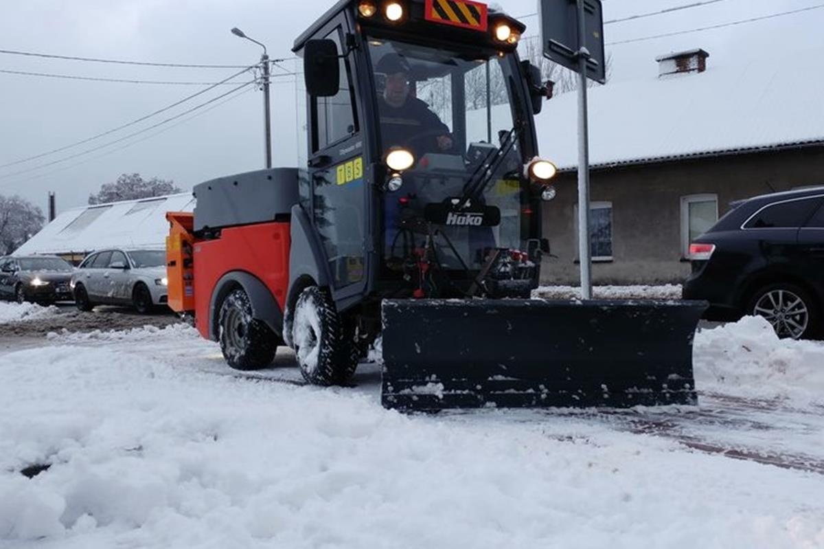 Czosnów przygotowuje się do zimy. Ogłoszono przetarg na zimowe utrzymanie dróg gminnych