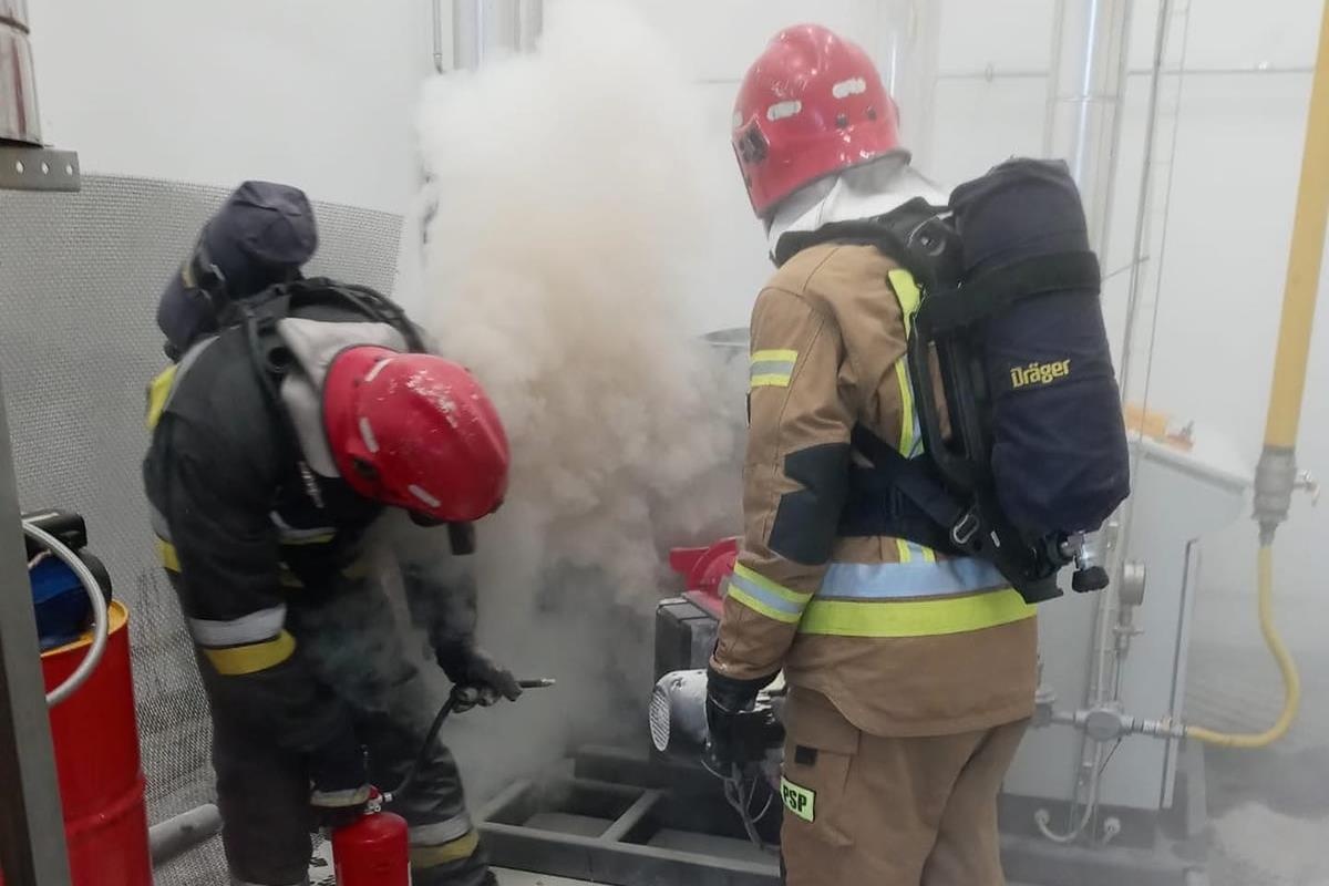 Pomiechówek. Pożar pieca gazowego w firmie cukierniczej. W akcji brało udział sześć zastępów straży pożarnej