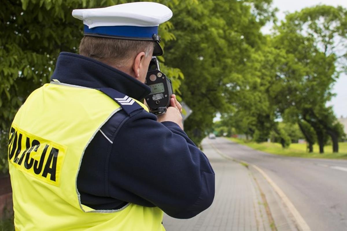 Leoncin. Na liczniku miał 123 km/h w terenie zabudowanym. Okazało się, że kierował na zakazie
