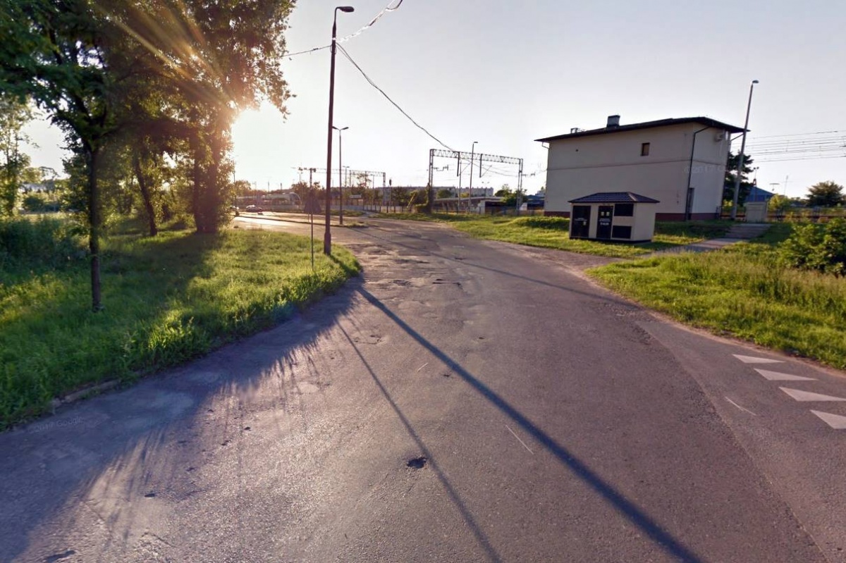 Nowy Dwór Mazowiecki. Boczna zyska szerszy łuk i nowy asfalt. Realizacja tej inwestycji ma kosztować blisko 300 tys. zł