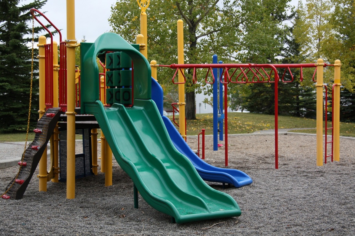 Nasielsk. Przedszkole w Starych Pieścirogach będzie mieć nowy plac zabaw. Urząd Miejski poszukuje wykonawcy projektanta i wykonawcy
