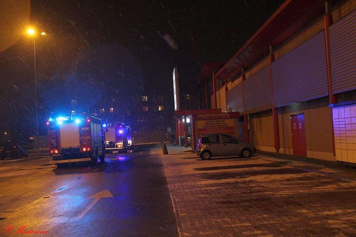 Nowy Dwór Mazowiecki. Alarm pożarowy w Kauflandzie na ul. gen. Morawicza. Na miejscu interweniowała straż pożarna