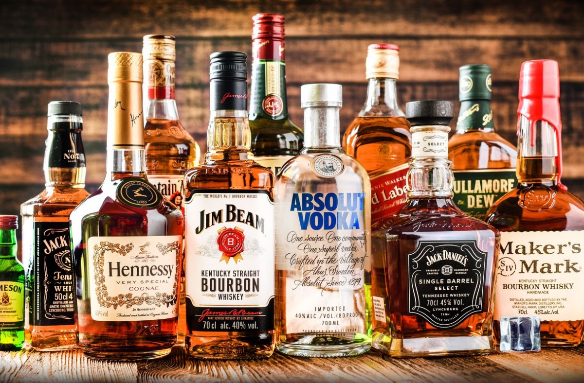 Kradł luksusowe alkohole ze sklepu w którym pracował. Nowodworzaninowi grozi 5 lat więzienia