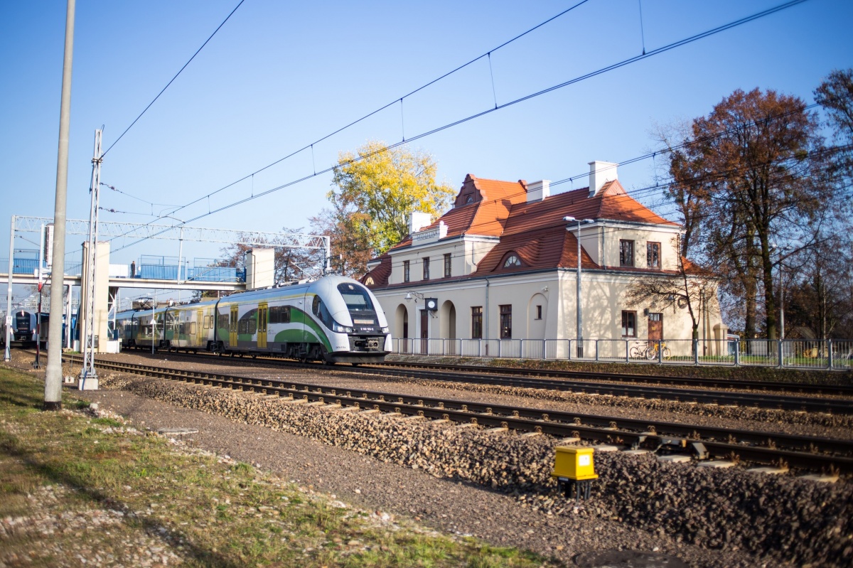 Stacja Modlin w III strefie Kolei Mazowieckich -duże oszczędności na biletach