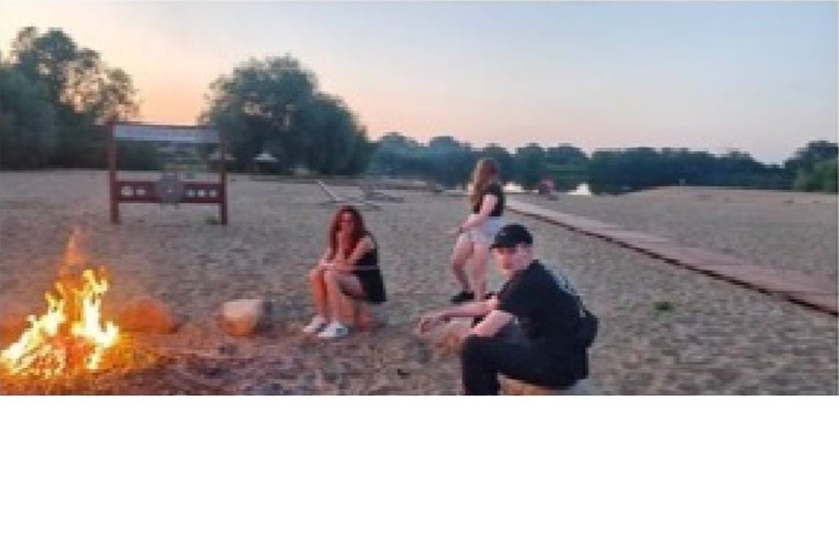 Kto zniszczył trzcinowy parasol na nowodworskiej plaży?