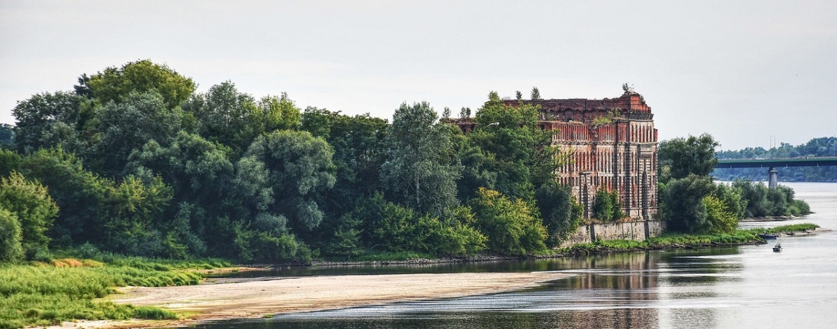 Nowy Dwór Mazowiecki. Są środki na remont kościoła. Dyskusja o bezpieczeństwie przeciwpowodziowym
