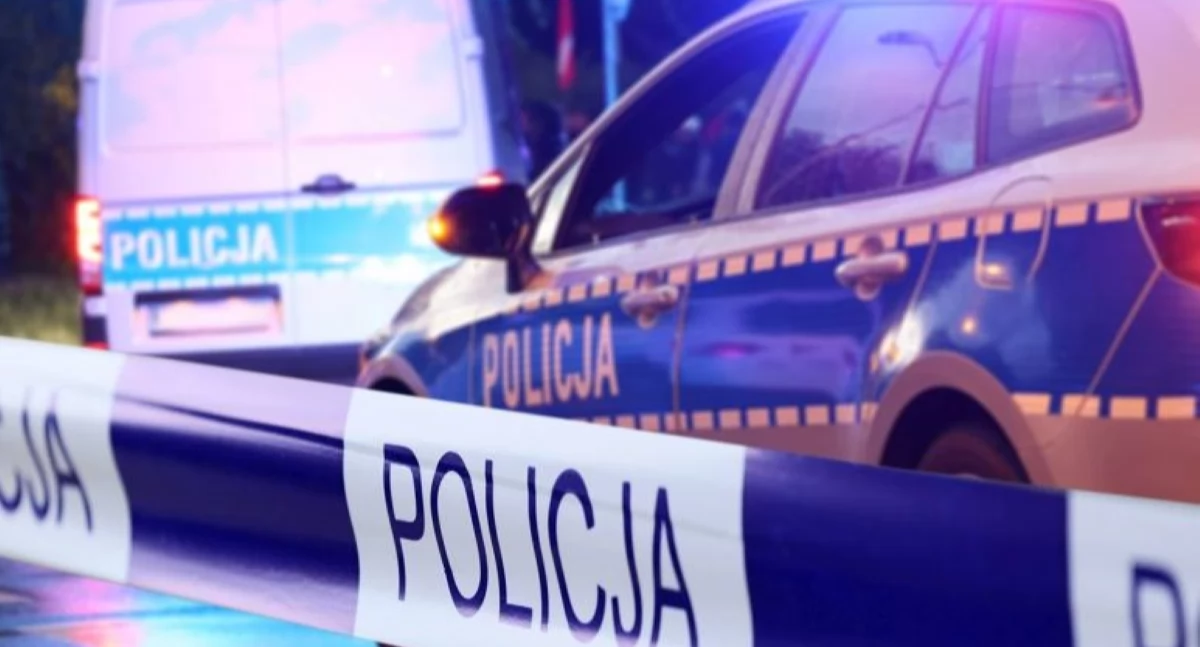 Zakroczym. Dachowanie Renault na DK 62 a Skody na trasie S7. Strażacy postawili uszkodzone auta na koła